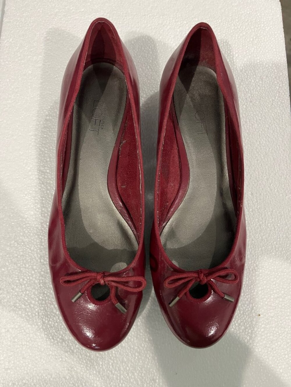 Ann Taylor LOFT deep red / burgundy patent leather ballet flats size 8M